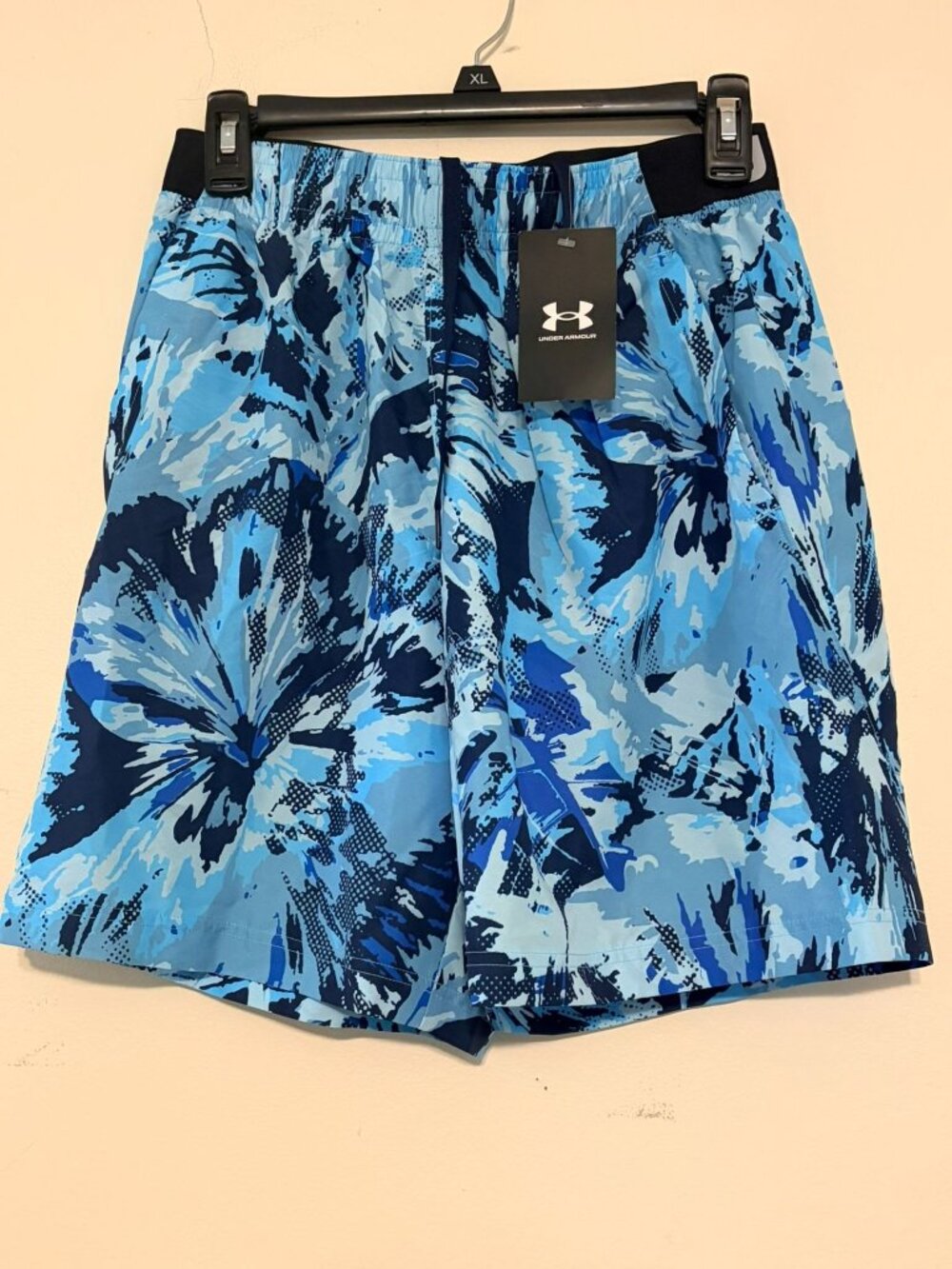 New NWT Men's Under Armour Woven Adapt 8" Shorts Blue Black Size Small $40